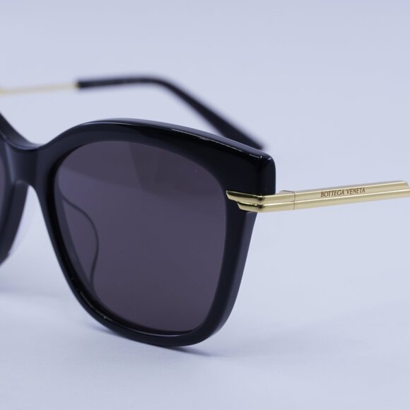🕶️ New Bottega Veneta BV1296SA 001 Sunglasses - Black Frame, Grey Lenses - Picture 5 of 10